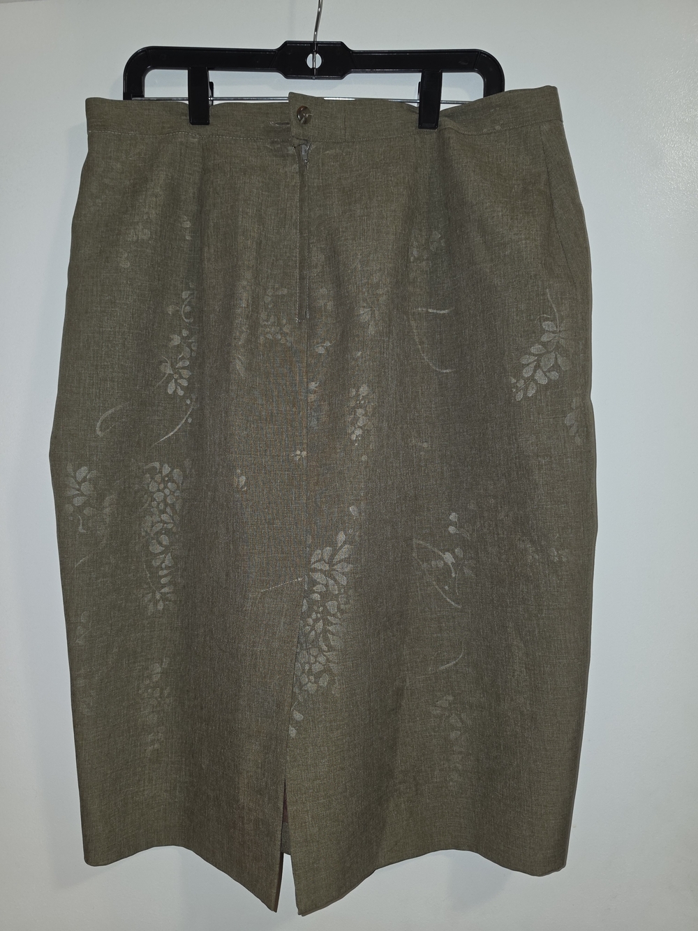 Olive Green Midi Skirt with Subtle Floral Jacquard